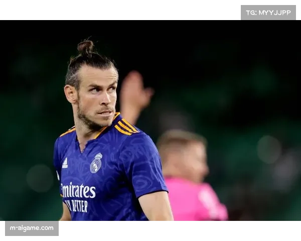 费尔明佩戴面部防护面具恢复训练，有望赶上对阵塞尔塔比赛